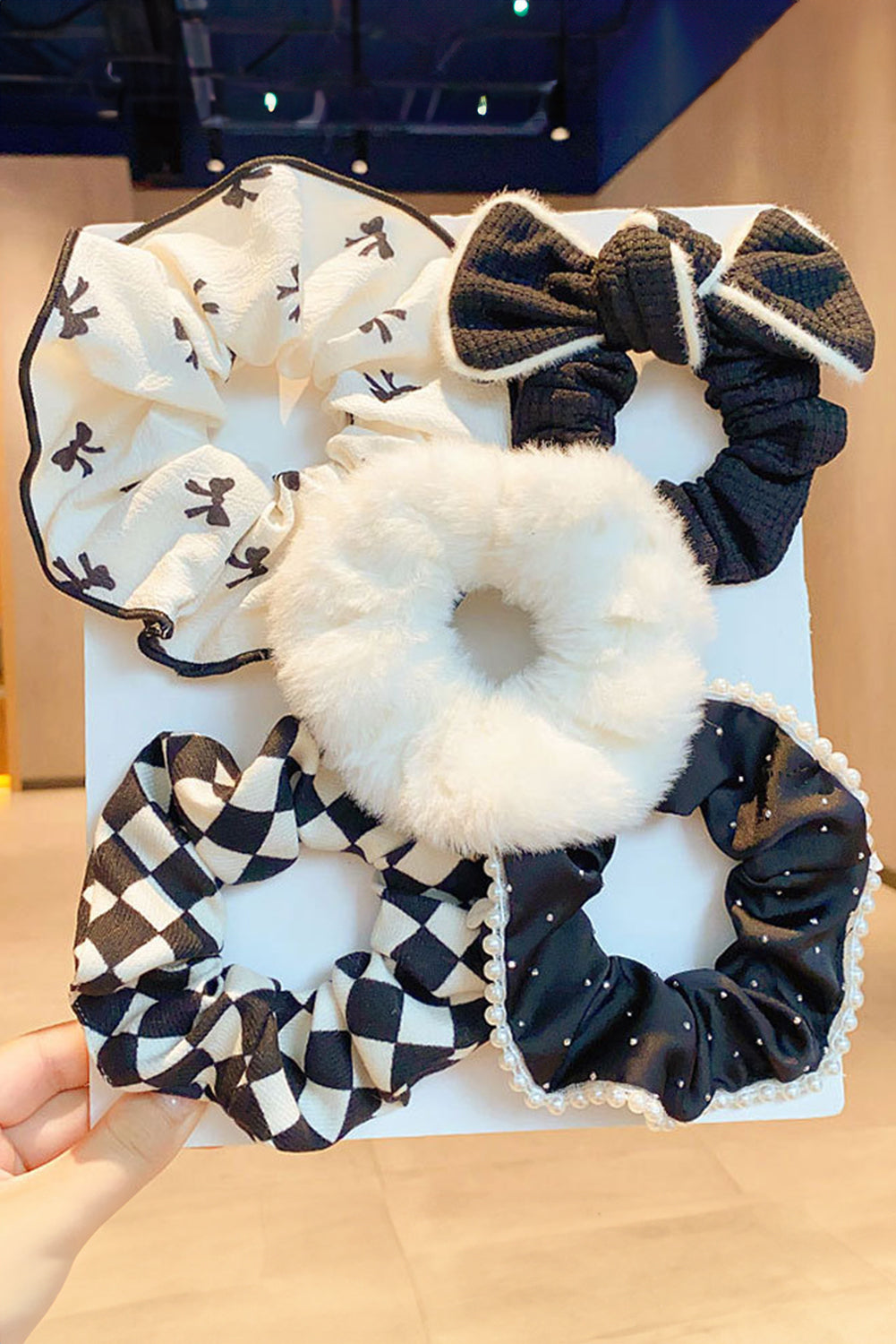 Black Checkered Pearl Trim Bow Pattern Plush Mix Scrunchie 5pcs